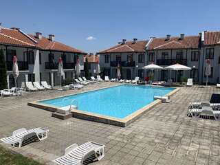 Фото Комплексы для отдыха с коттеджами/бунгало Kalina Complex (House N23) г. Долна-Баня