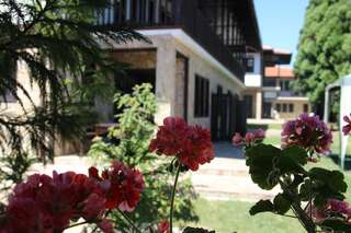 Фото Гостевой дом Guest Houses Kedar г. Долна-Баня